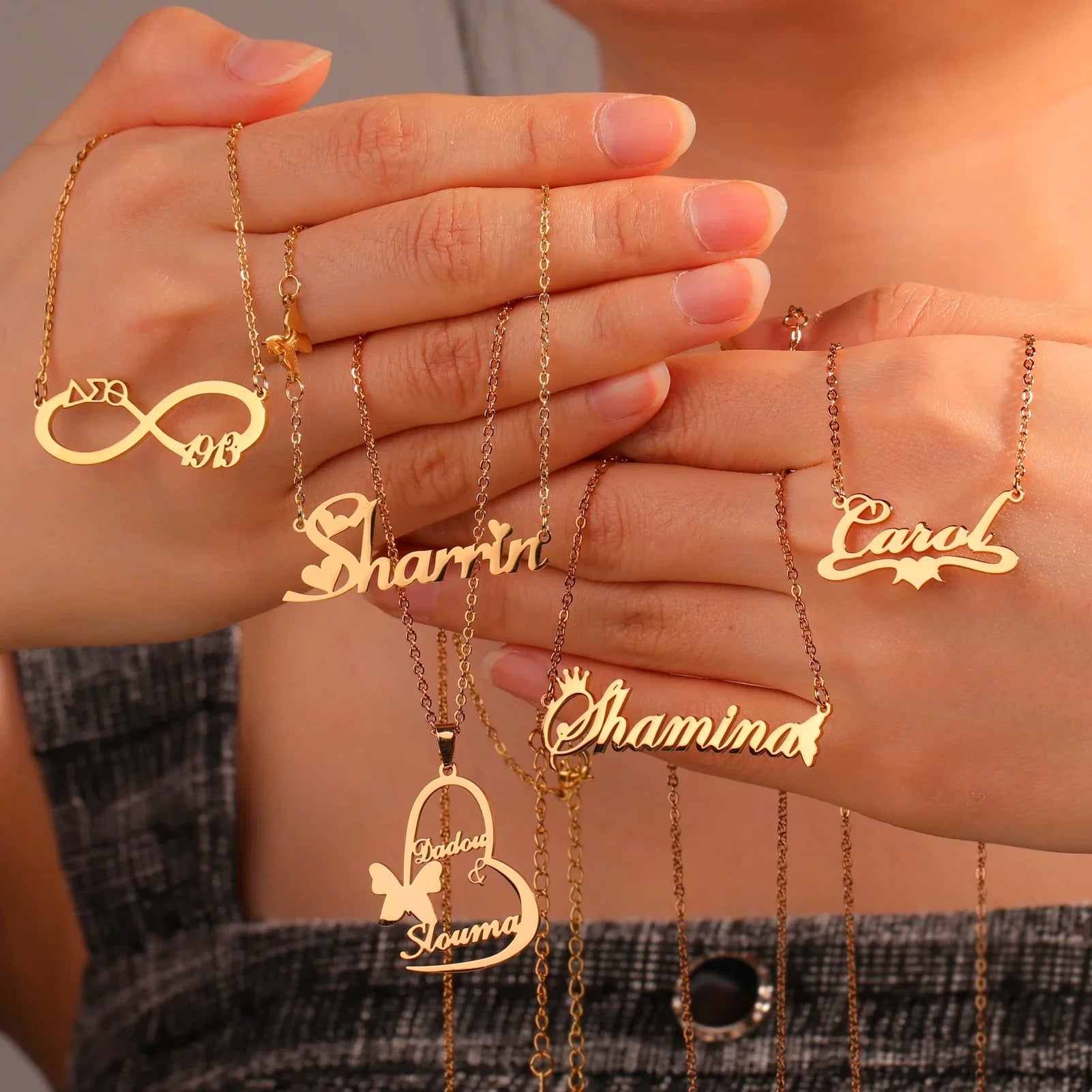 "Collar Personalizado con Nombre – Elegancia y Estilo Único"